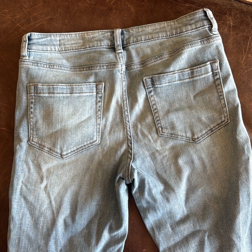 Ruffle jeans… 👖. Adorable! - Picture 4 of 10